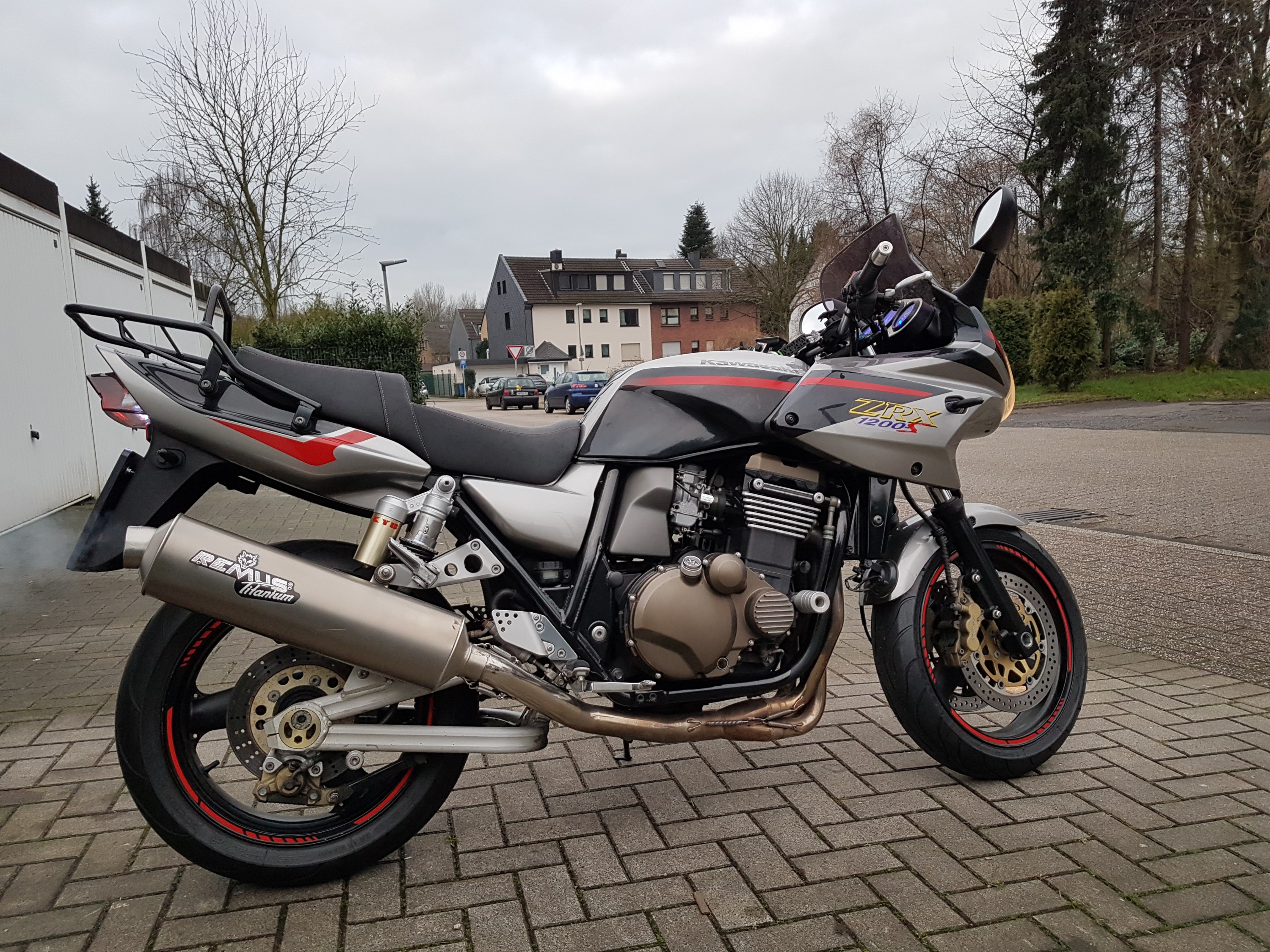 ZRX 1200S