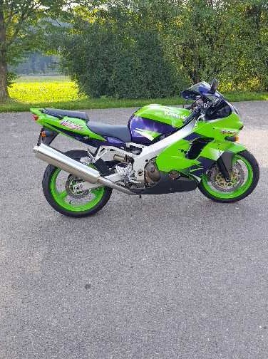 Kawasaki ZX9R 700E Ninja