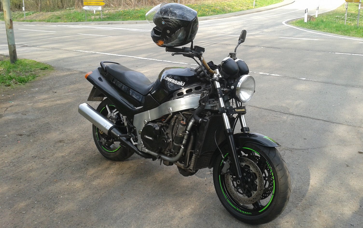 ZZR 1100 naked